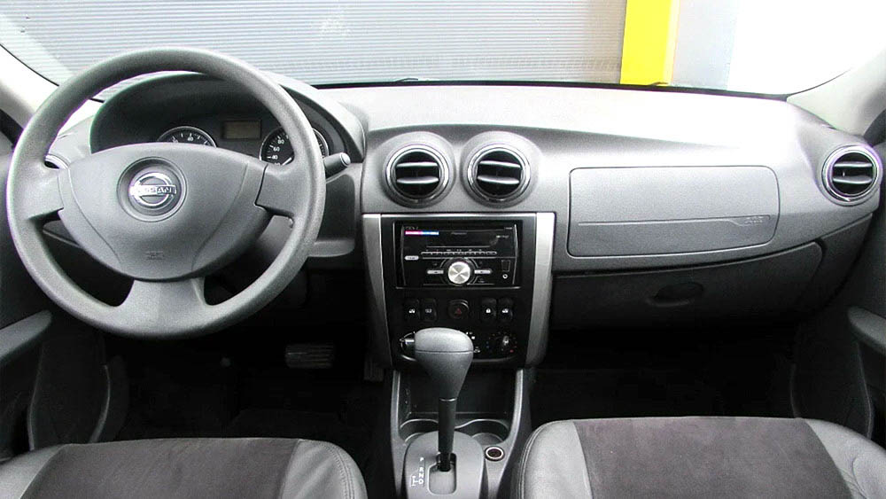 Фото Nissan Almera