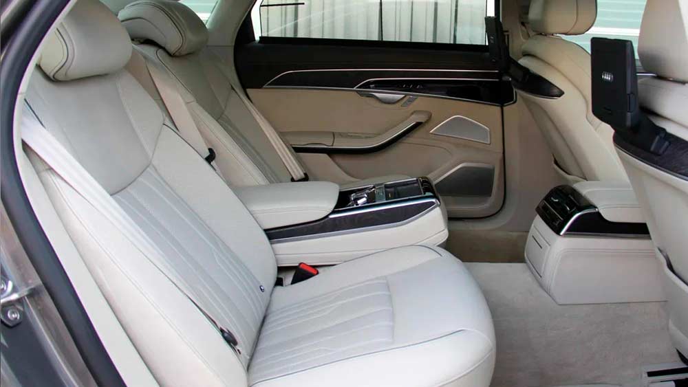 Фото Audi A8