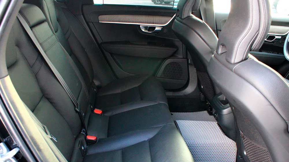 Фото Volvo V90 CC