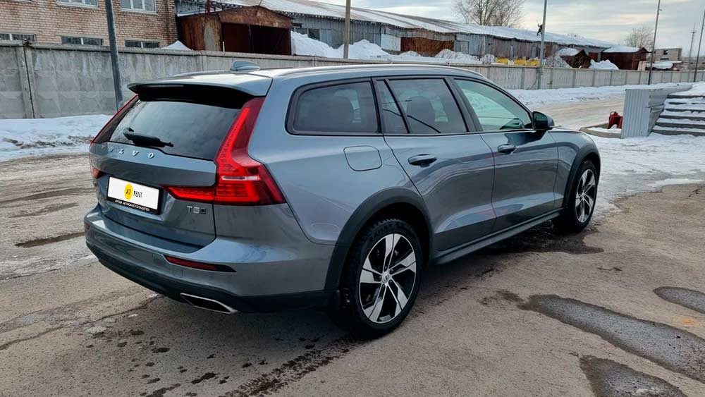 Фото Volvo V60 CC