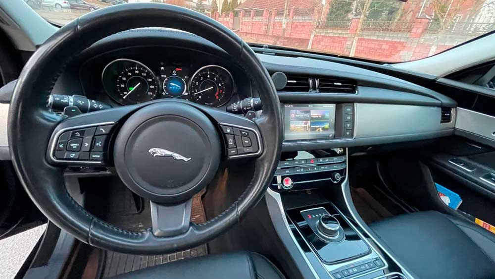 Jaguar XF 606