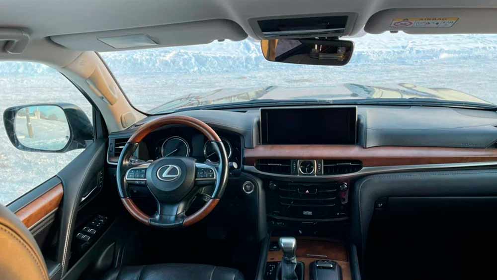 Lexus LX 633