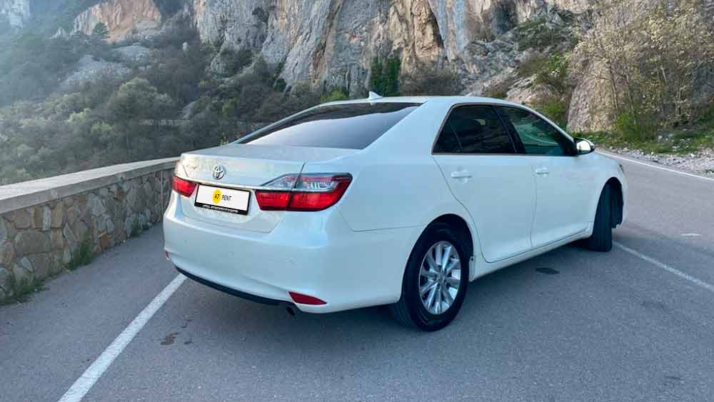 Toyota Camry 718