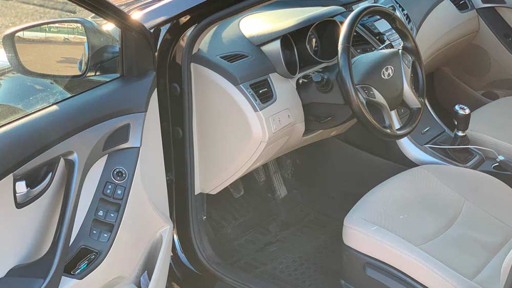 Hyundai Elantra 750