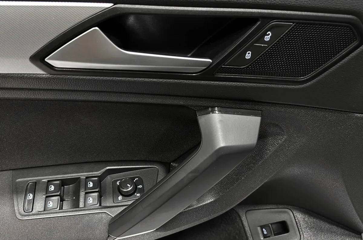 Volkswagen Tiguan - фото 17