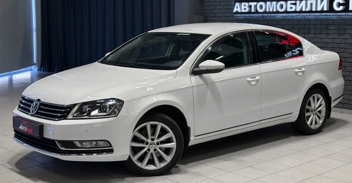 Volkswagen Passat - 2