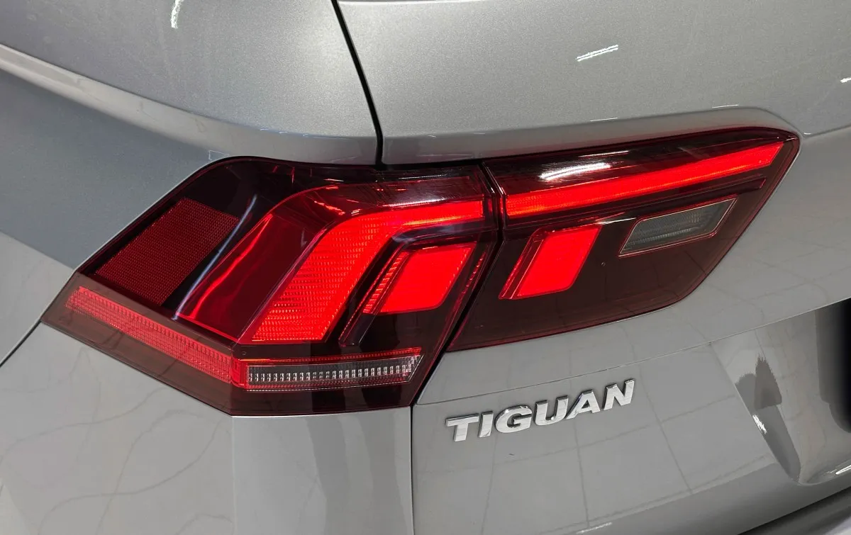 Volkswagen Tiguan - фото 8