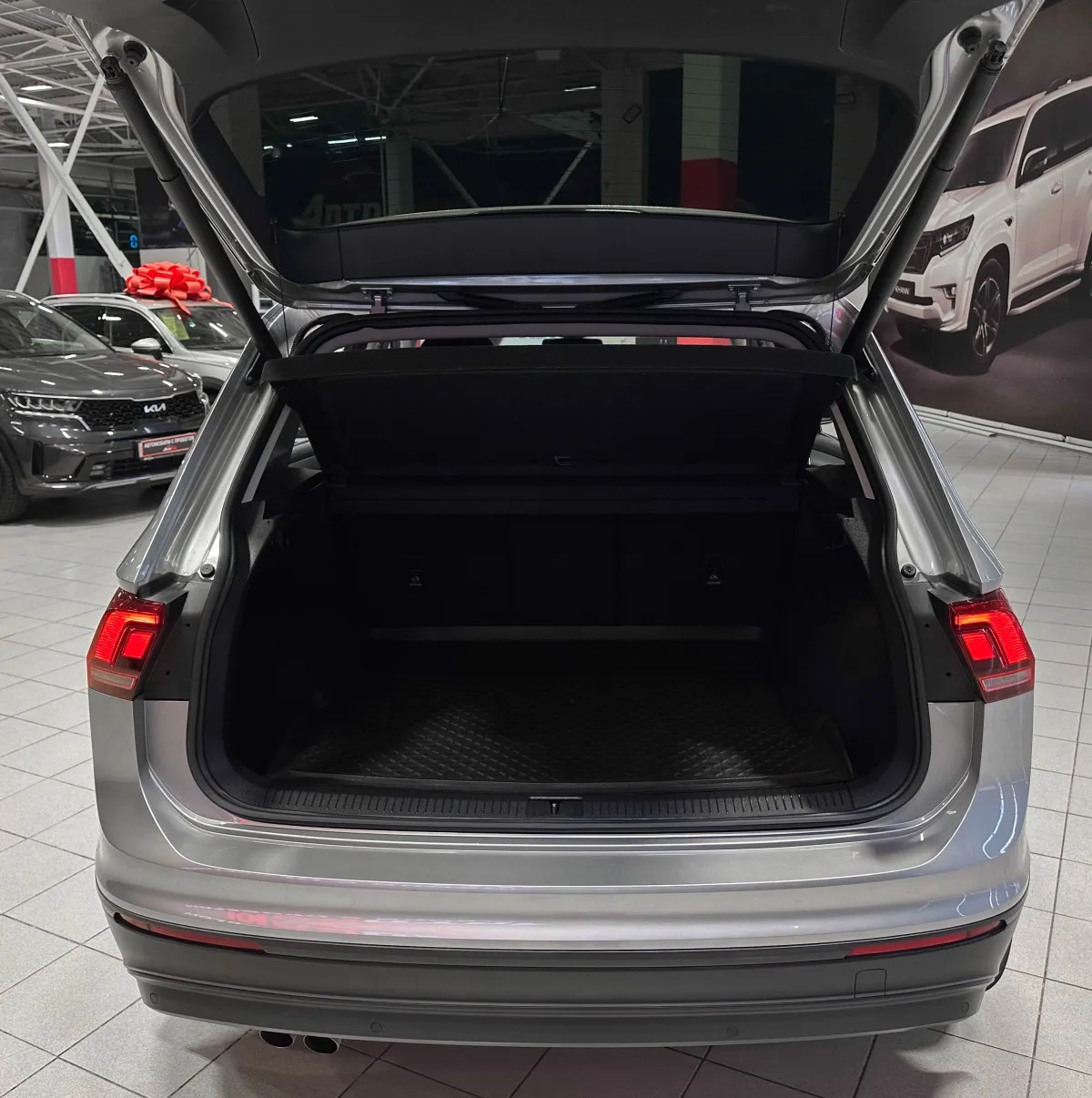 Volkswagen Tiguan - фото 13