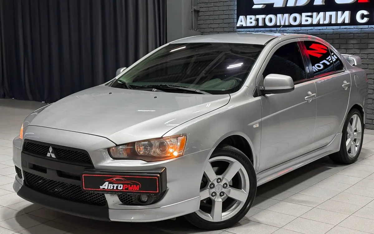 Mitsubishi Lancer - 2