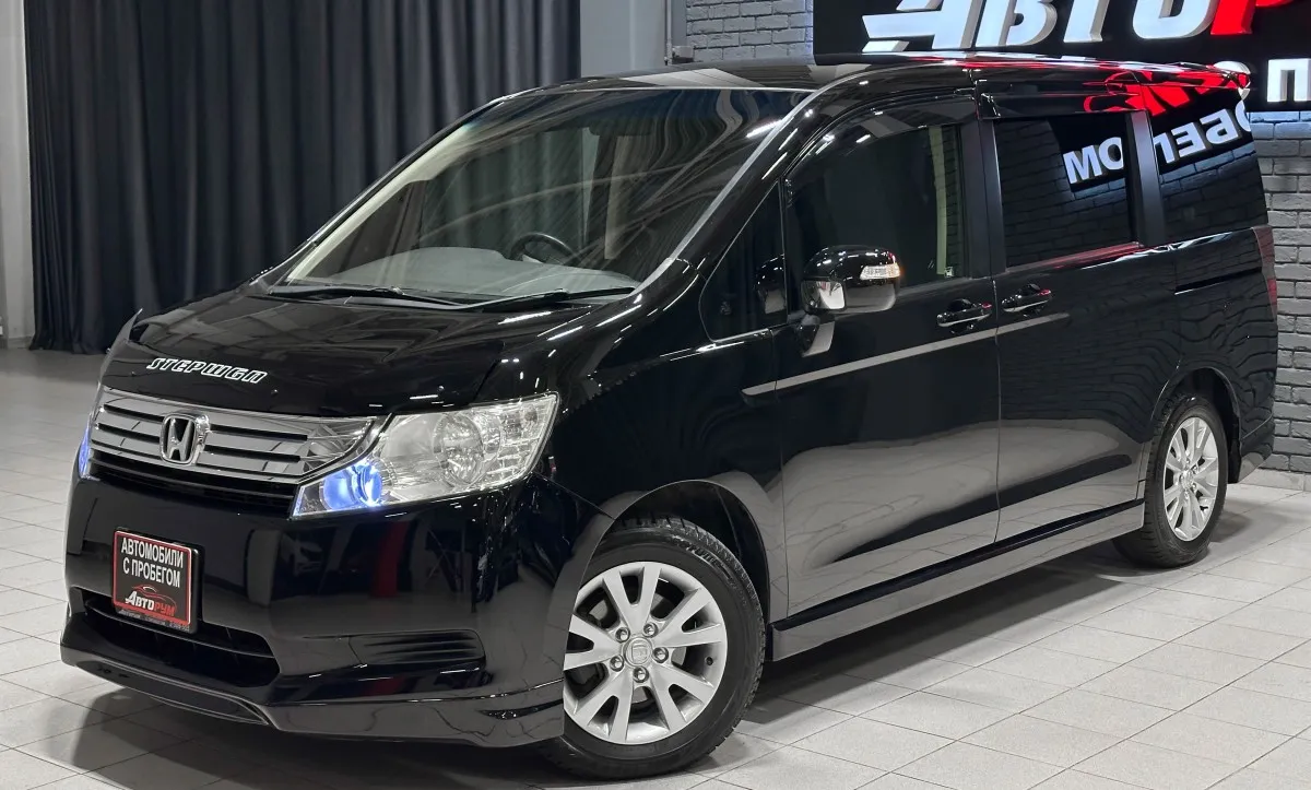 Honda Stepwgn - 2