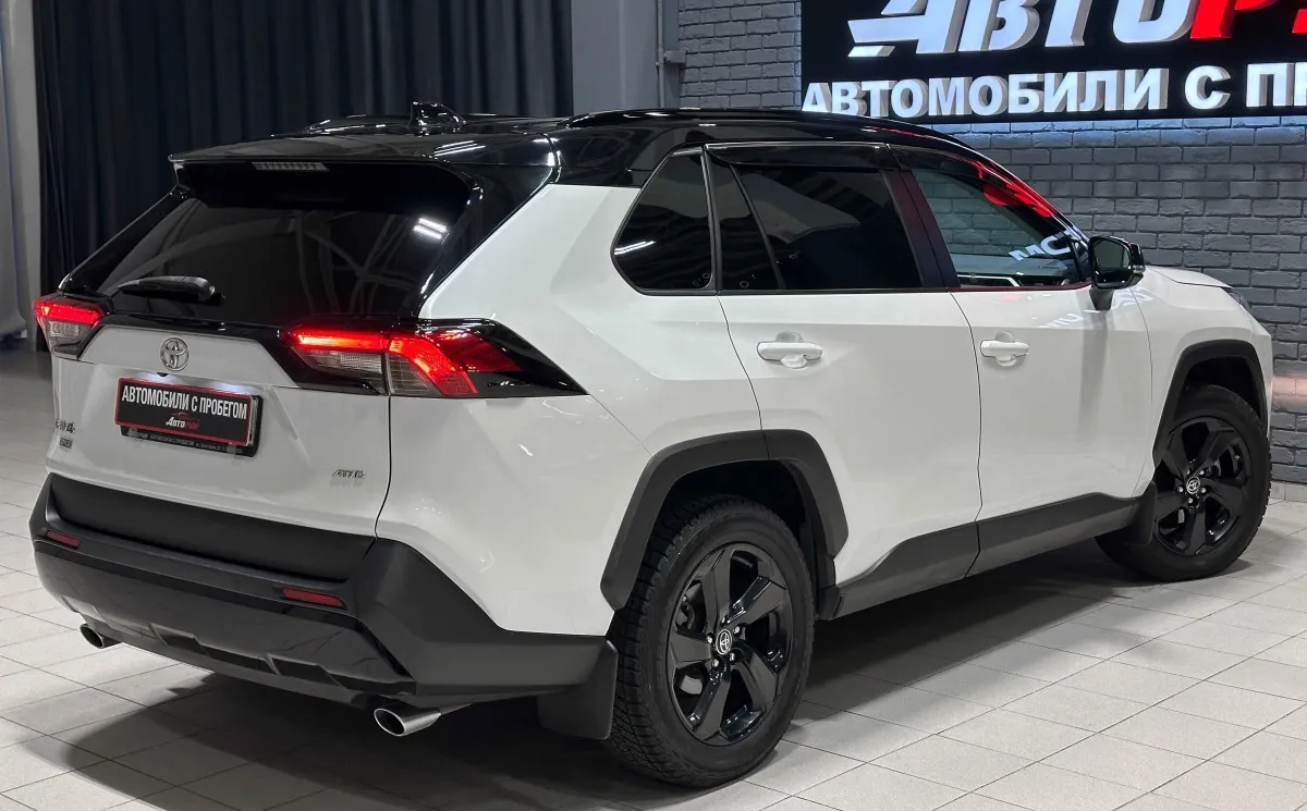 Toyota RAV4 - 4