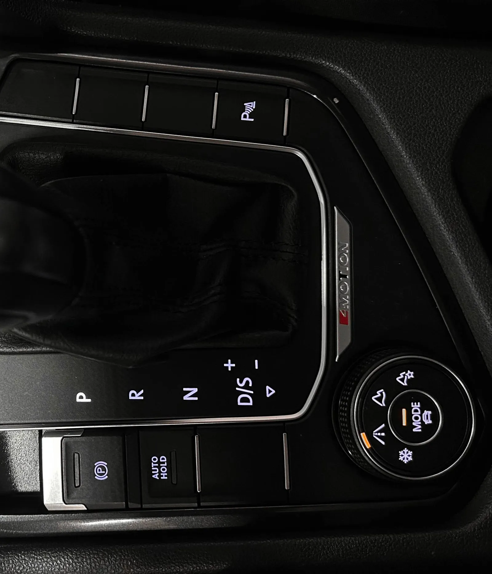 Volkswagen Tiguan - фото 24