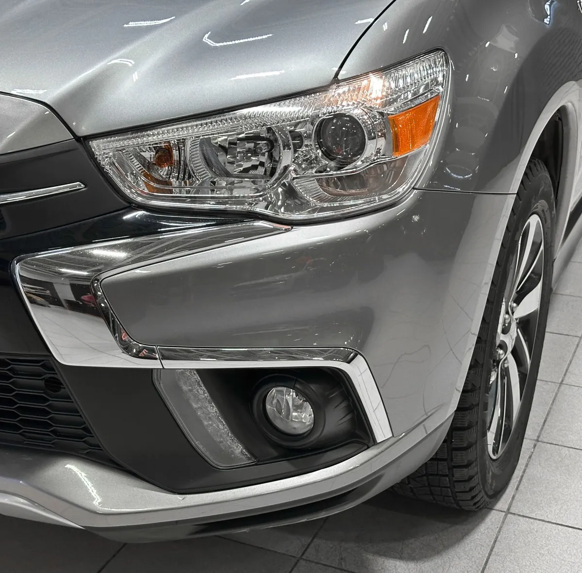 Mitsubishi RVR - 4