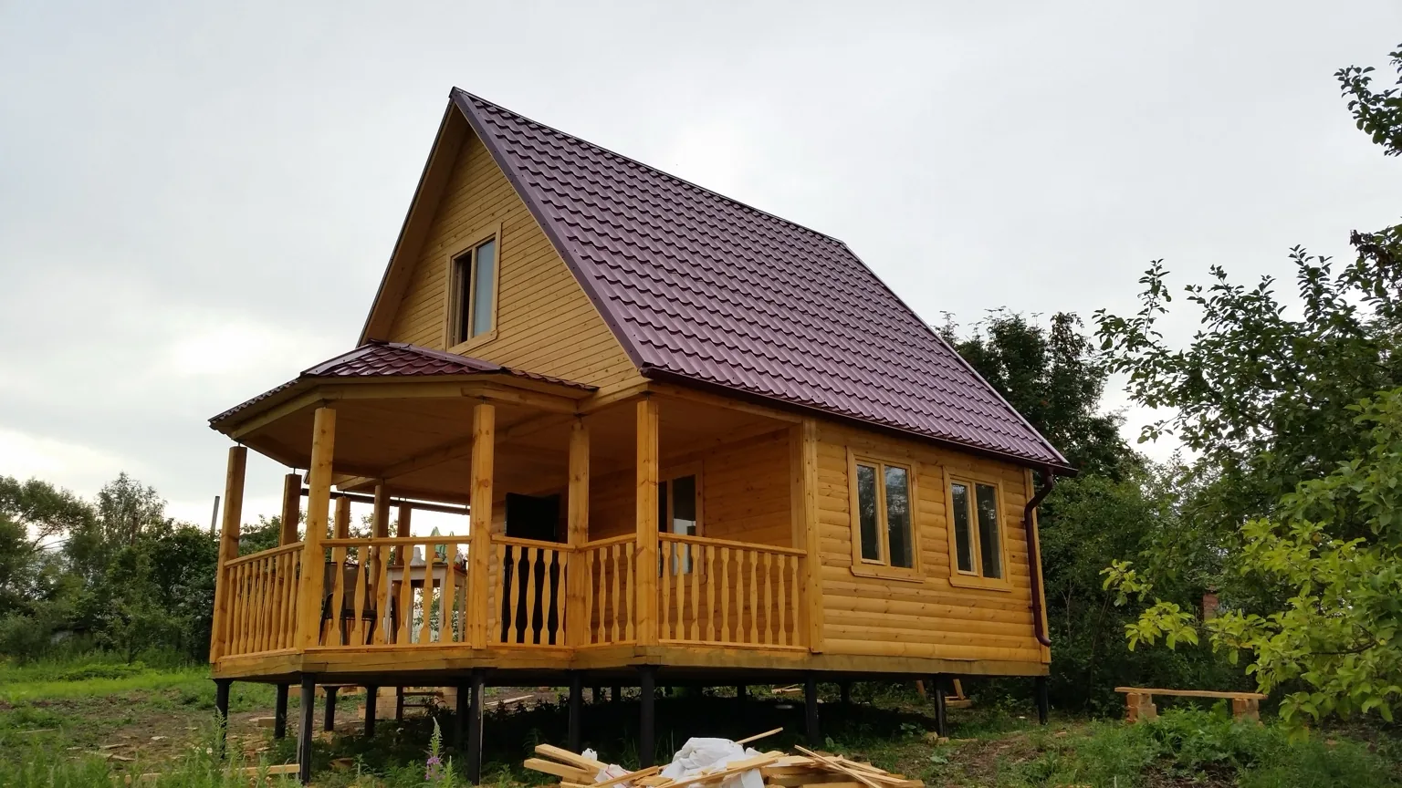 Дом из бруса с террасой