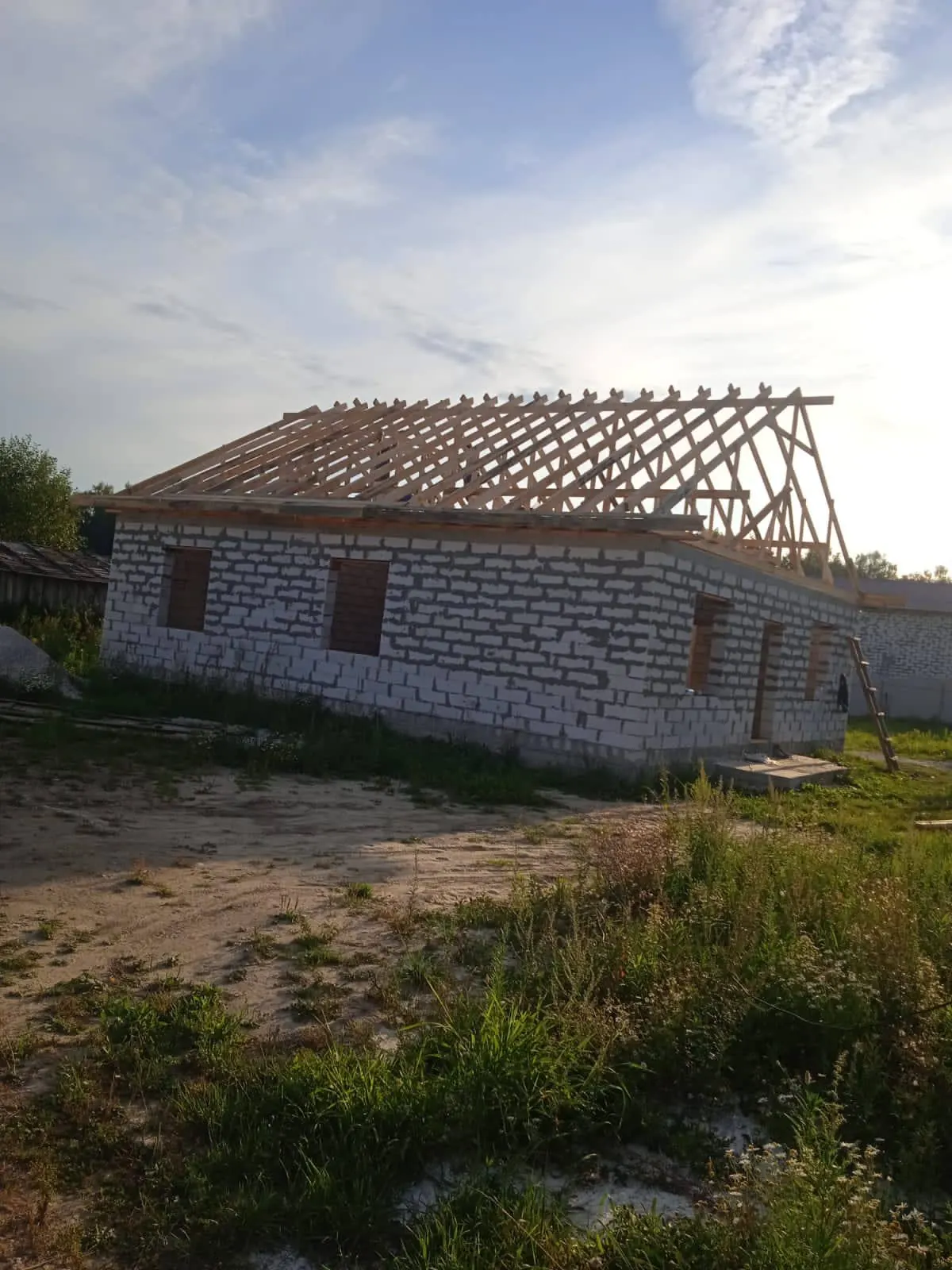 Дома из газоблока и кровельные работы — кладка стен из газоблока, фото 8