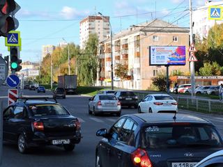 Цифровой экран — Космонавтов, 90б