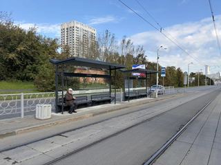 Остановка — Папанина, 27 (остановка «Папанина»)