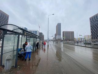 Остановка — Улица Академика Парина на стороне Поликлиники