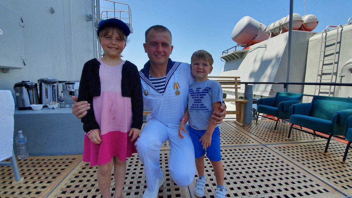 Missile Cruiser Marshal Ustinov in Cape Town – photo 9