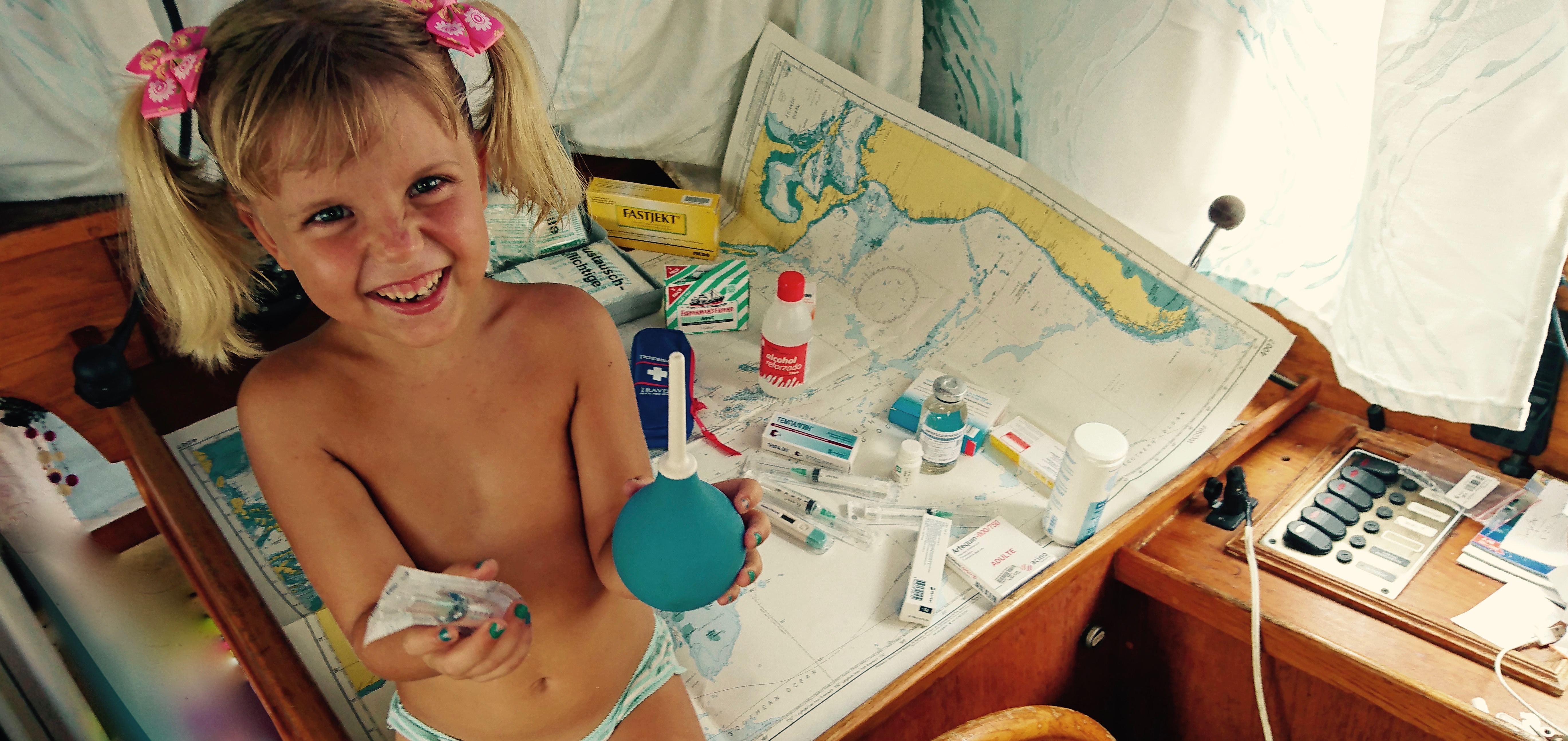Travel First-Aid Kit. What to Pack in a First-Aid Kit for a Seaside Trip with Children – photo 1