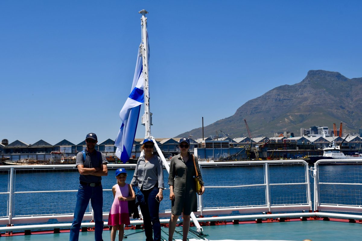 Missile Cruiser Marshal Ustinov in Cape Town – photo 11