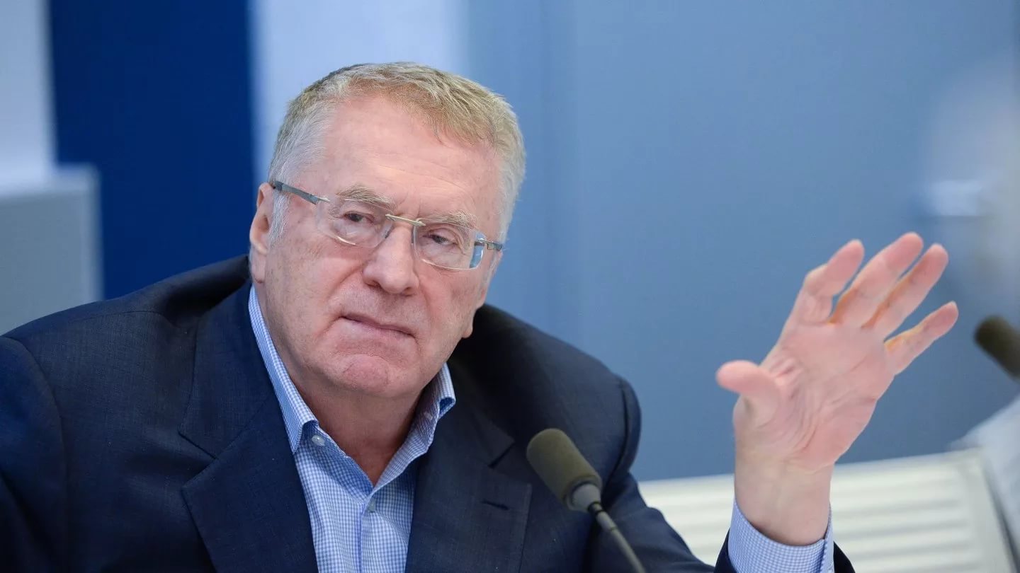 Владимир Жириновский предложил заменить новогодние каникулы