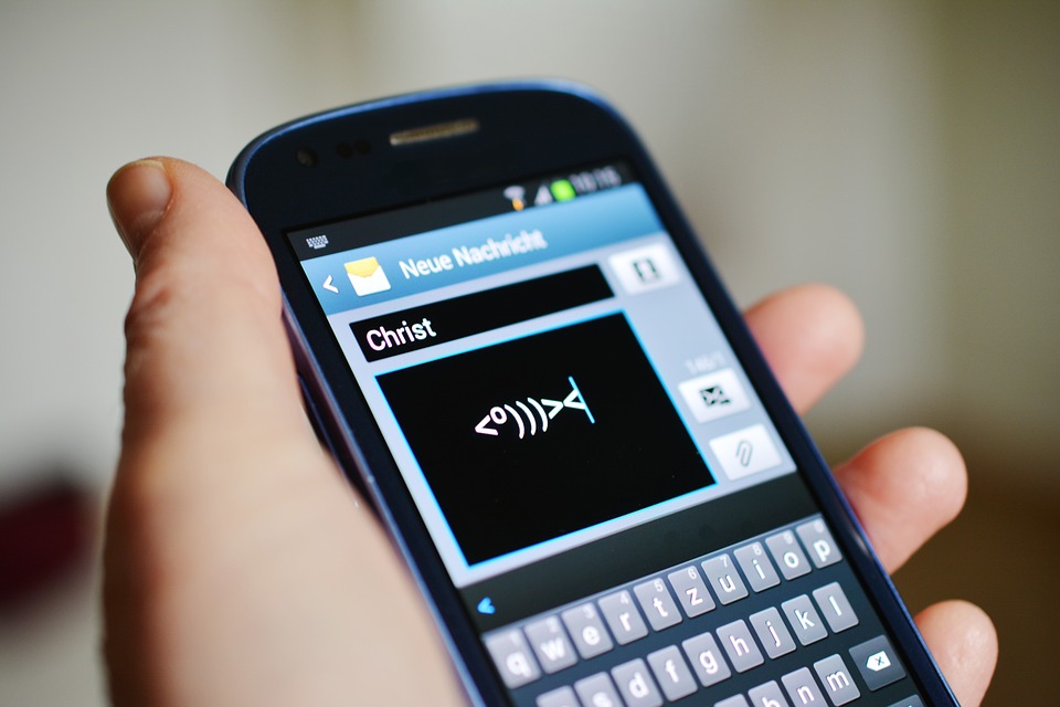 Стало известно, о чем было написано первое SMS-сообщение