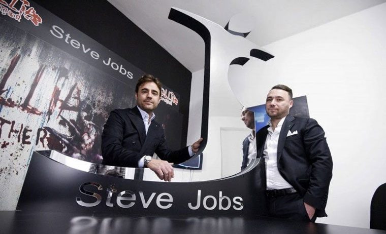 У Apple перехватили права на имя ее основателя