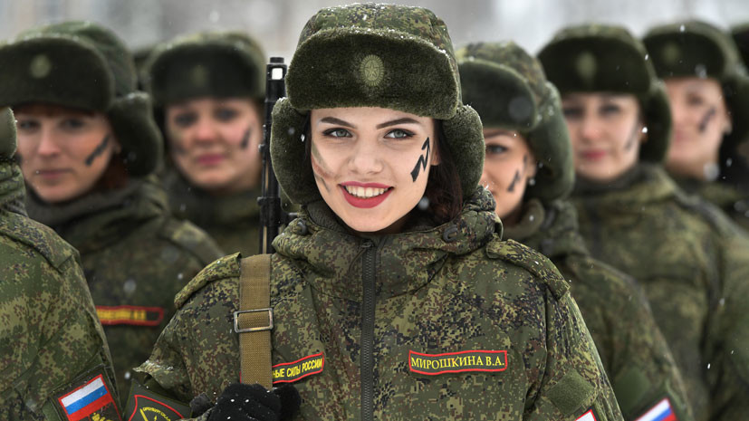 Девушек будут обучать военному делу