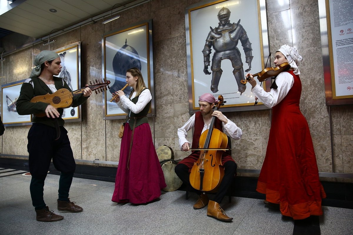 Выставка «Королевские игры» ‒ теперь в метро