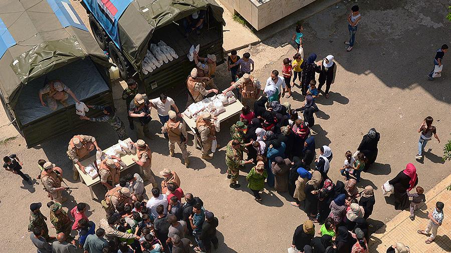 Около 700 комплектов одежды доставили сирийским школьникам