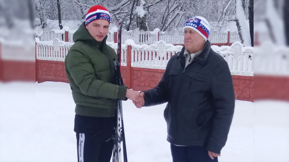 Школьник прошел 25 км на лыжах в подарок учителю