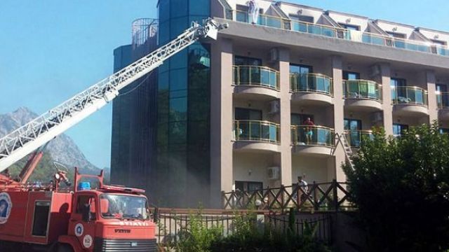 При пожаре в отеле Турции пострадали четыре россиянина