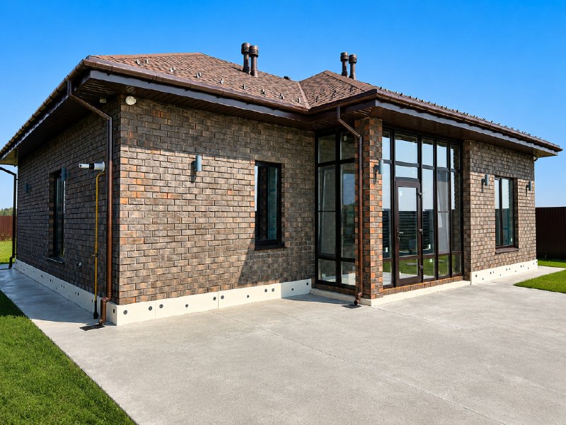 🏡🏡 Дом «Черника» — 99 м² для комфортной семейной жизни Обновлённый проект компании «Уютно» в коттеджном клубе «Завидово» сочетает продуманную планировку, сов…