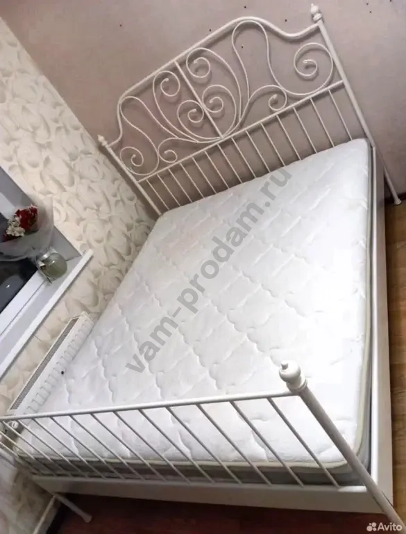 кровать