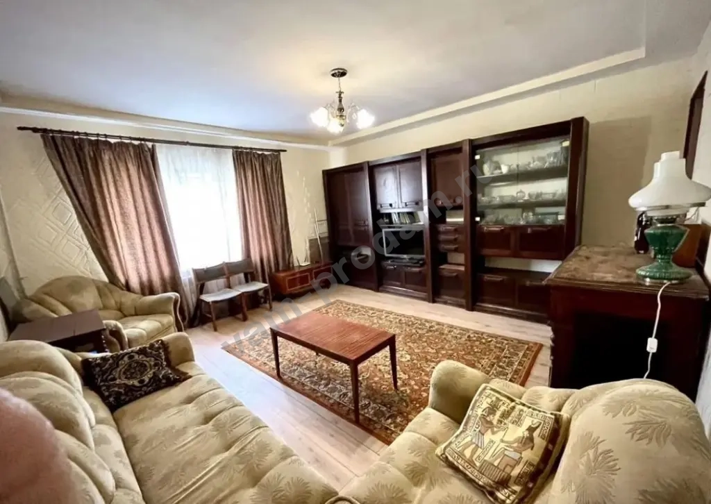 2-к. квартира, 52 м², 3/3 эт.