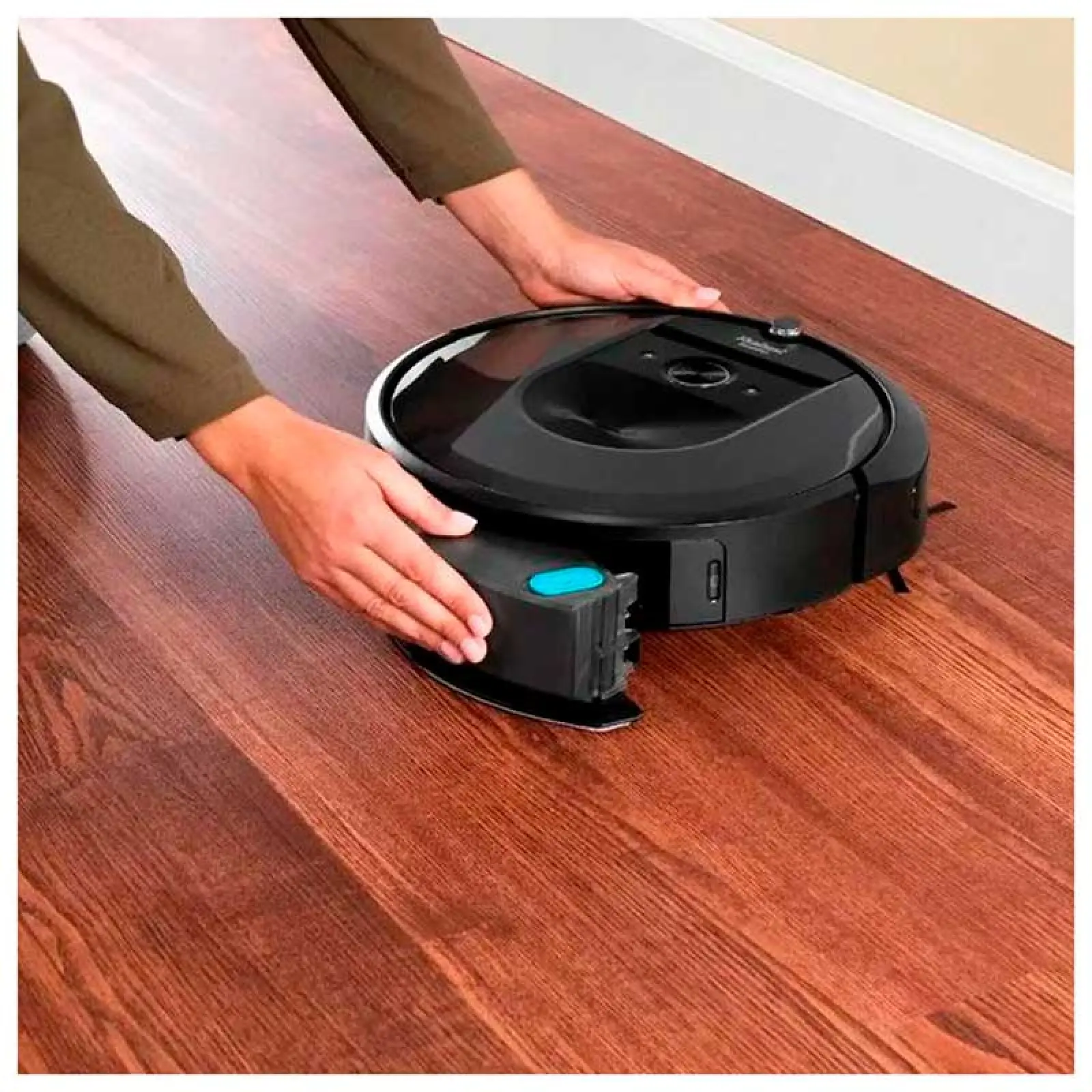 Робот-пылесос iRobot Roomba i8+, станция самоочистки, черный