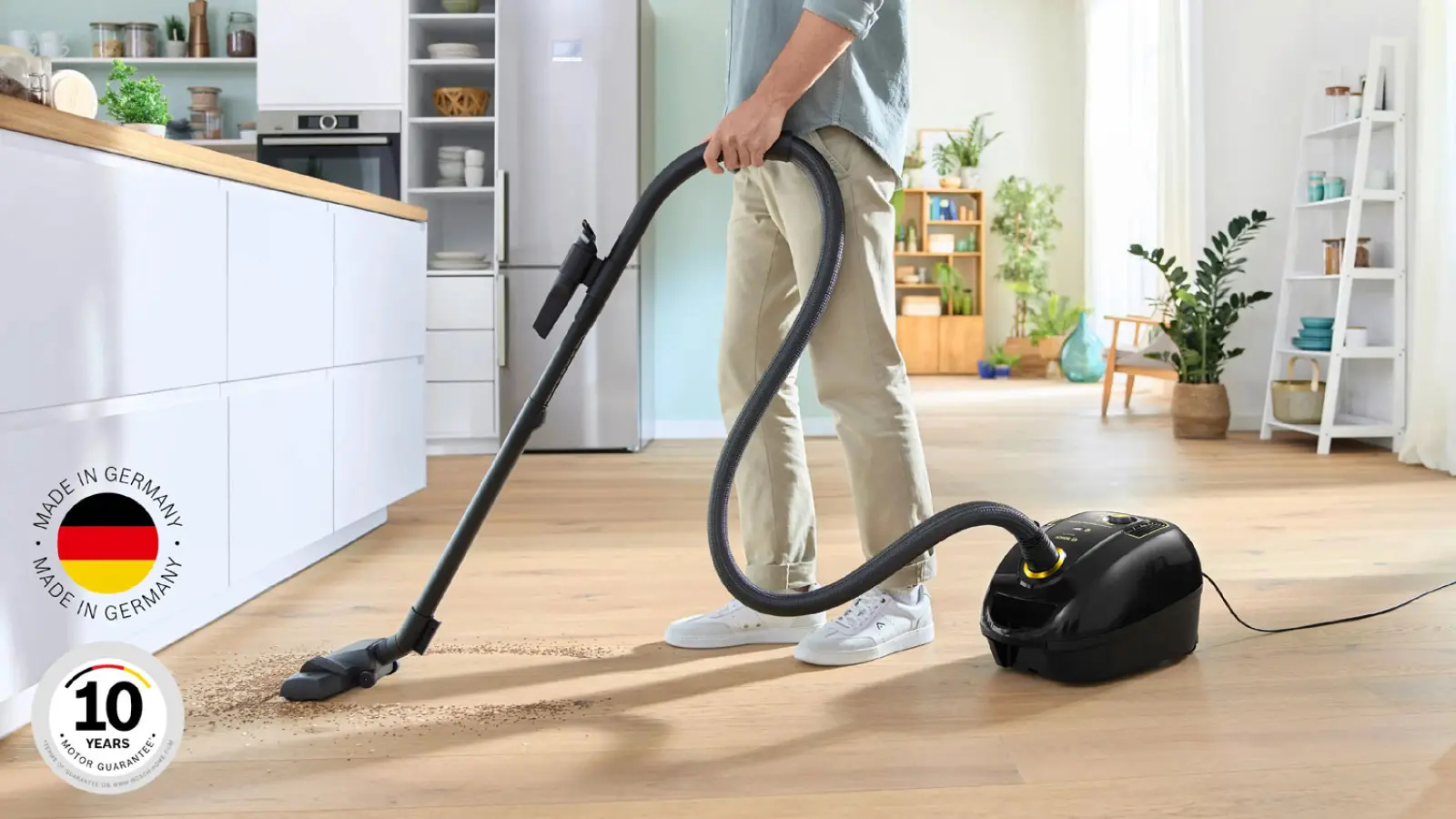 Пылесос напольный Bosch BGL38GOLD
