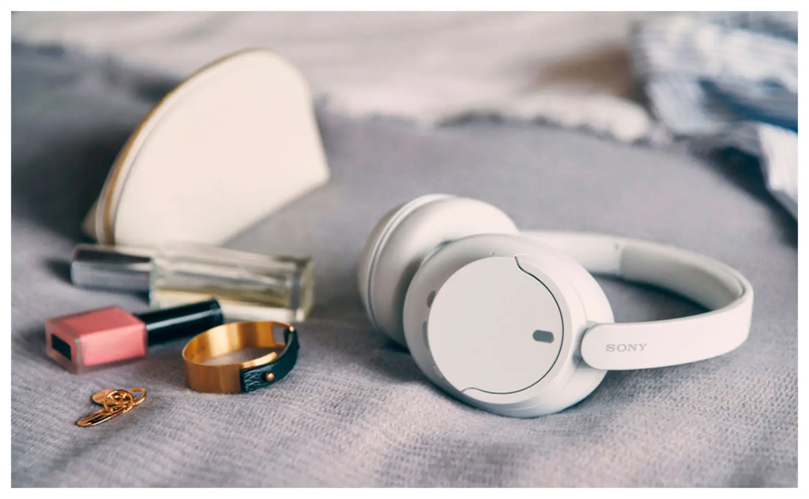 Беспроводные накладные наушники Sony WH-CH720N White