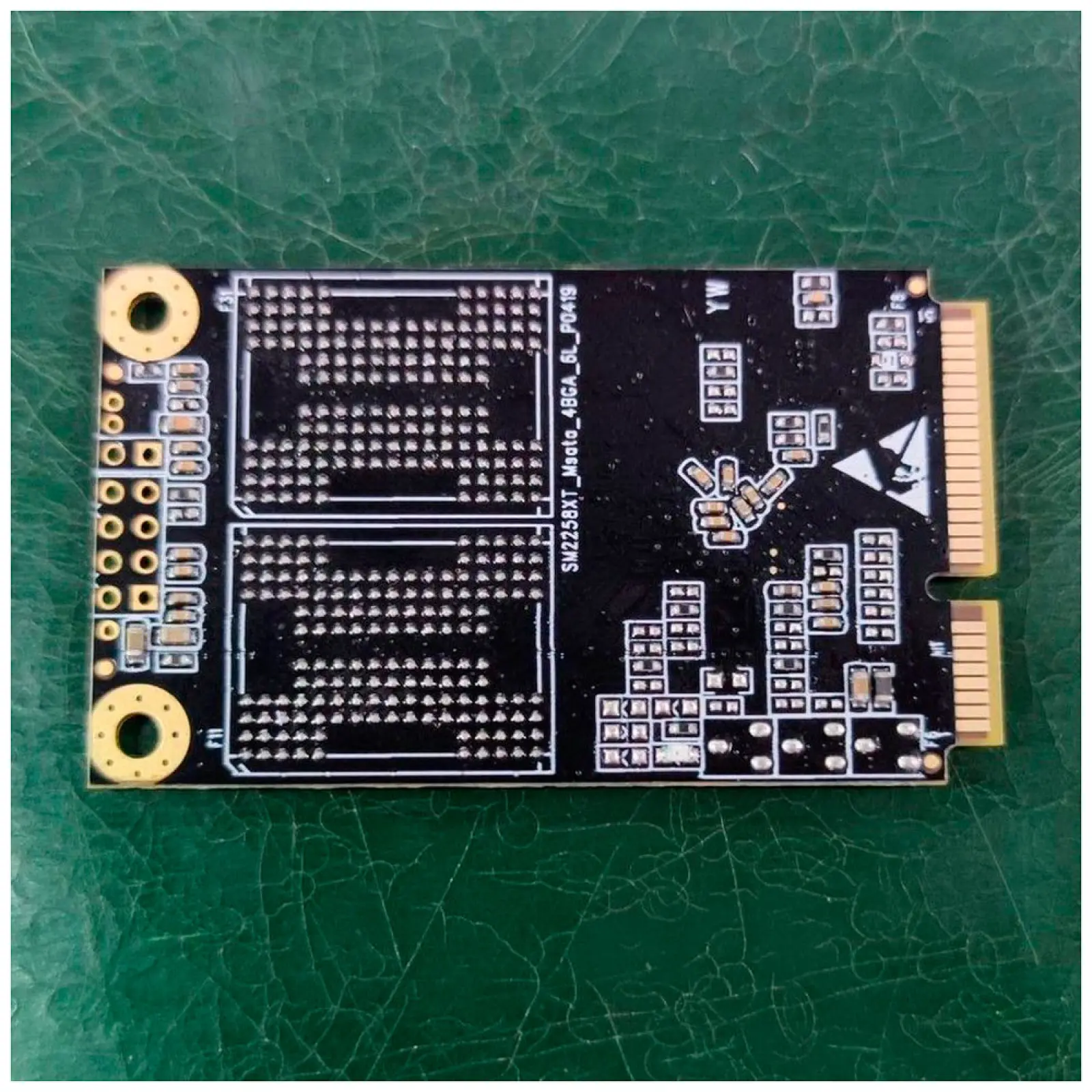 SSD накопитель AMD Radeon mSATA 256GB (R5MS256G5)
