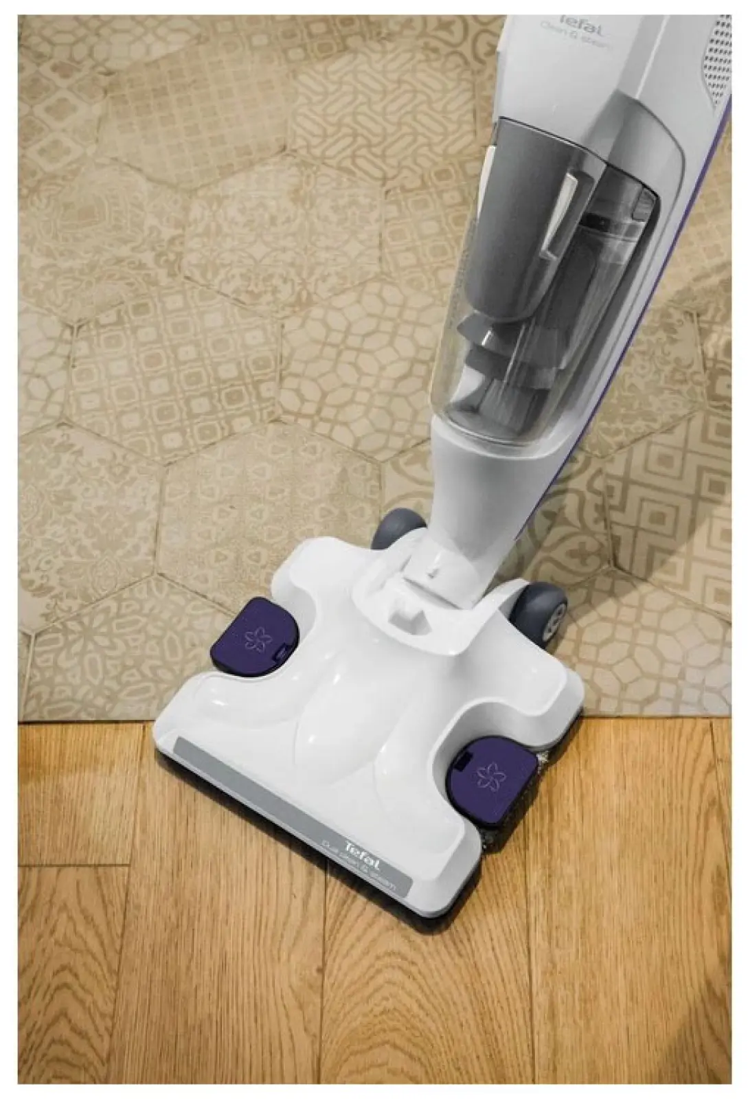 Пылесос вертикальный Tefal VP7751WH Clean & Steam