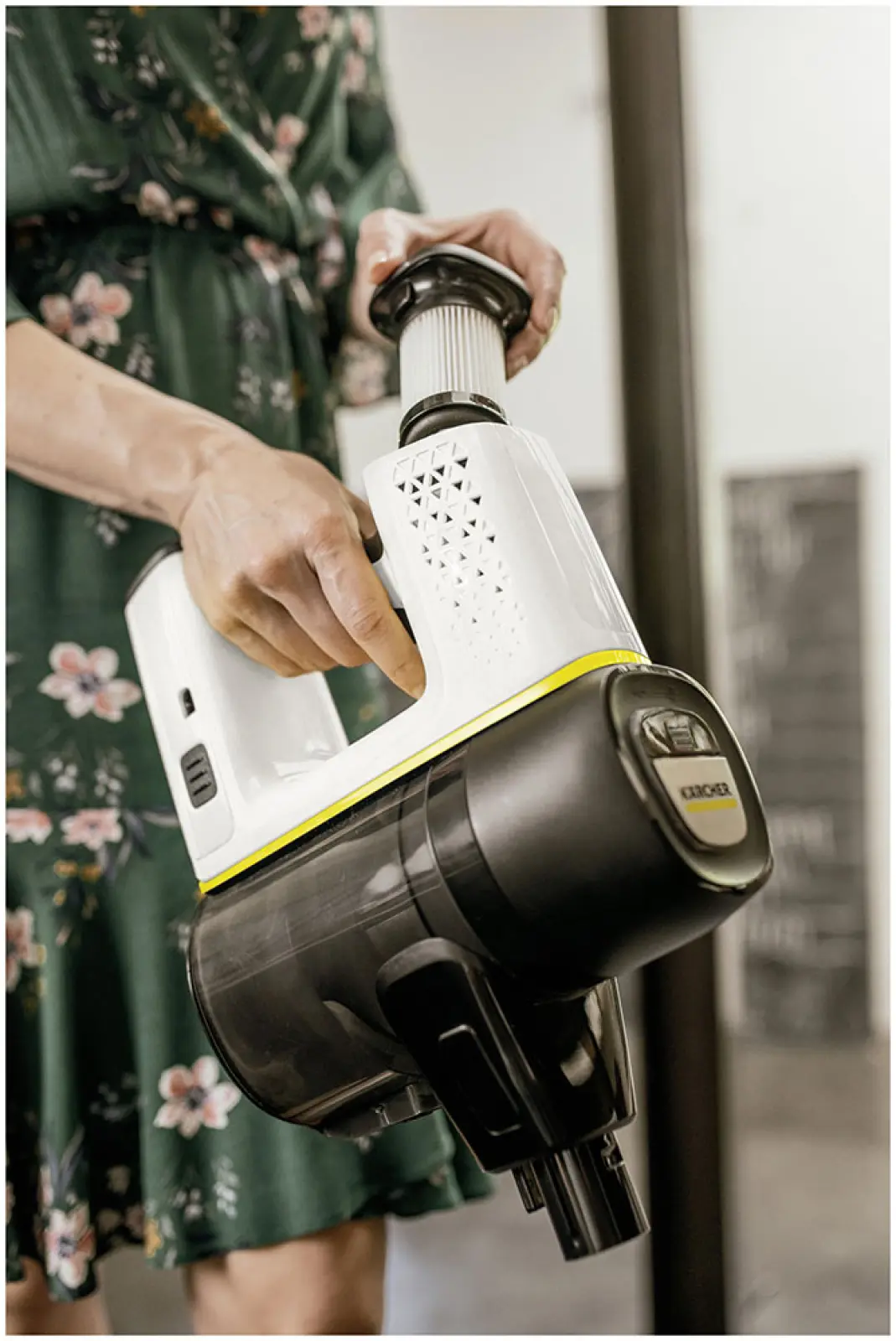 Вертикальный пылесос Karcher VC 6 Cordless ourFamily Pet, для сухой уборки (1.198-673.0)