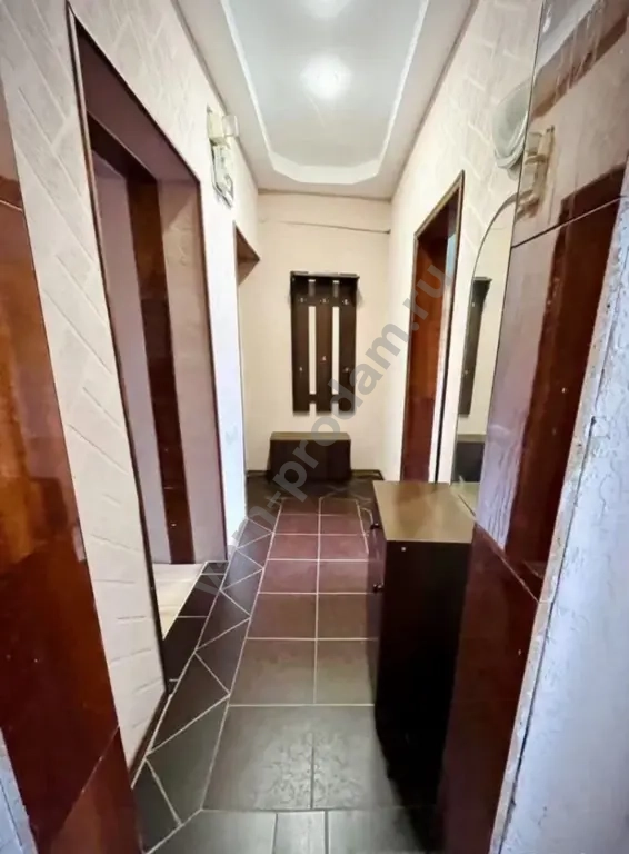 2-к. квартира, 52 м², 3/3 эт.