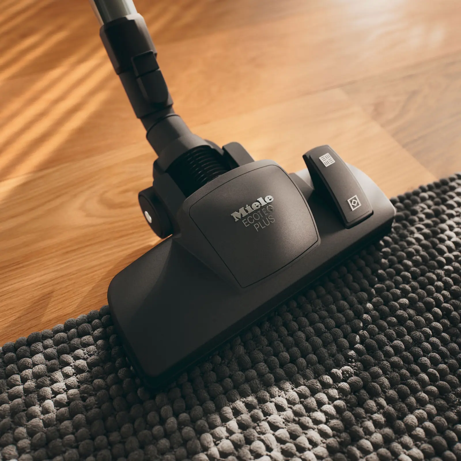 Пылесос напольный Miele Blizzard CX1 Parquet PowerLine Tech Blue