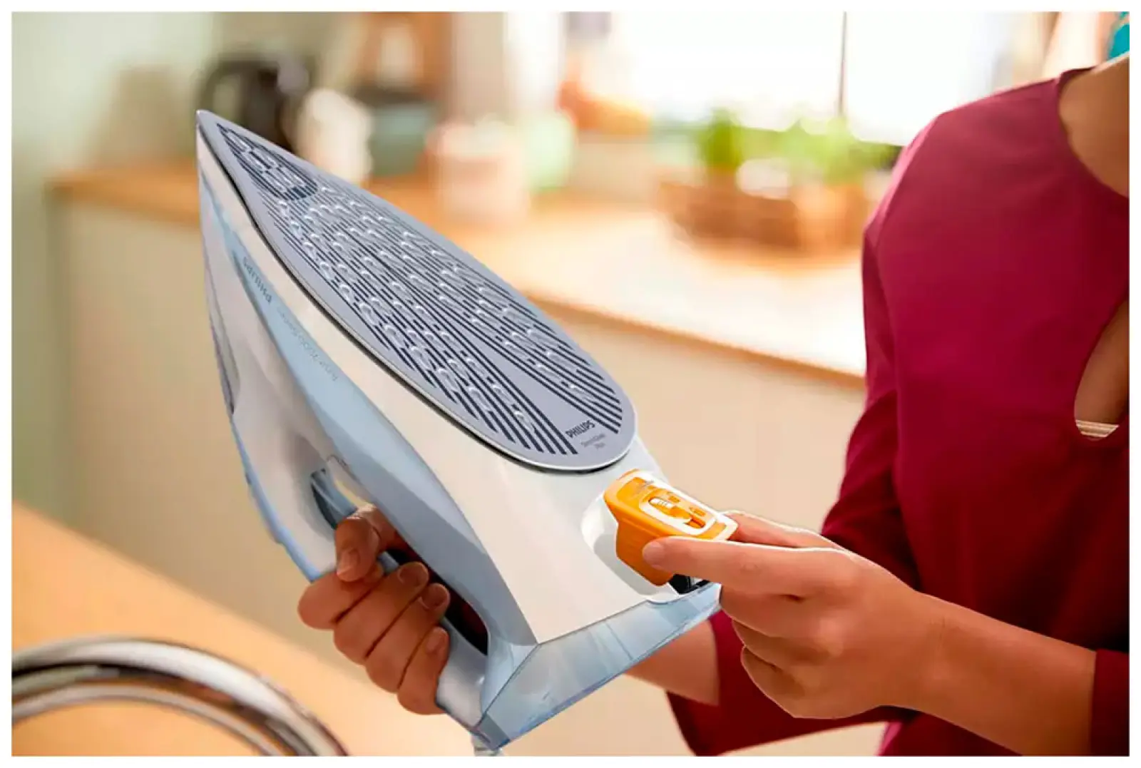 Утюг Philips DST7011/20, голубой