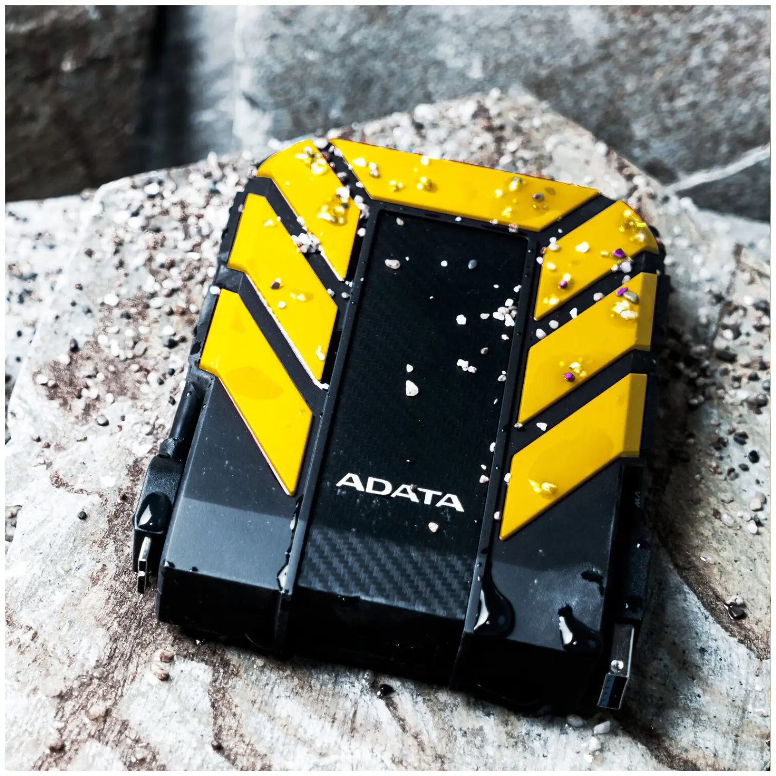 Внешний жесткий диск, накопитель и корпус Adata AHD710P-2TU31-CYL, YELLOW USB3.1 2TB EXT. 2.5