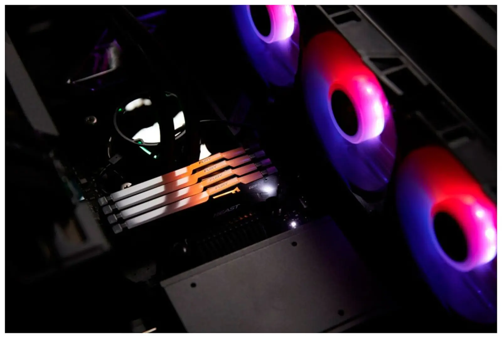 Оперативная память Kingston DDR5 16GB 5600MHz FURY Beast RGB Black (KF556C40BBA-16)
