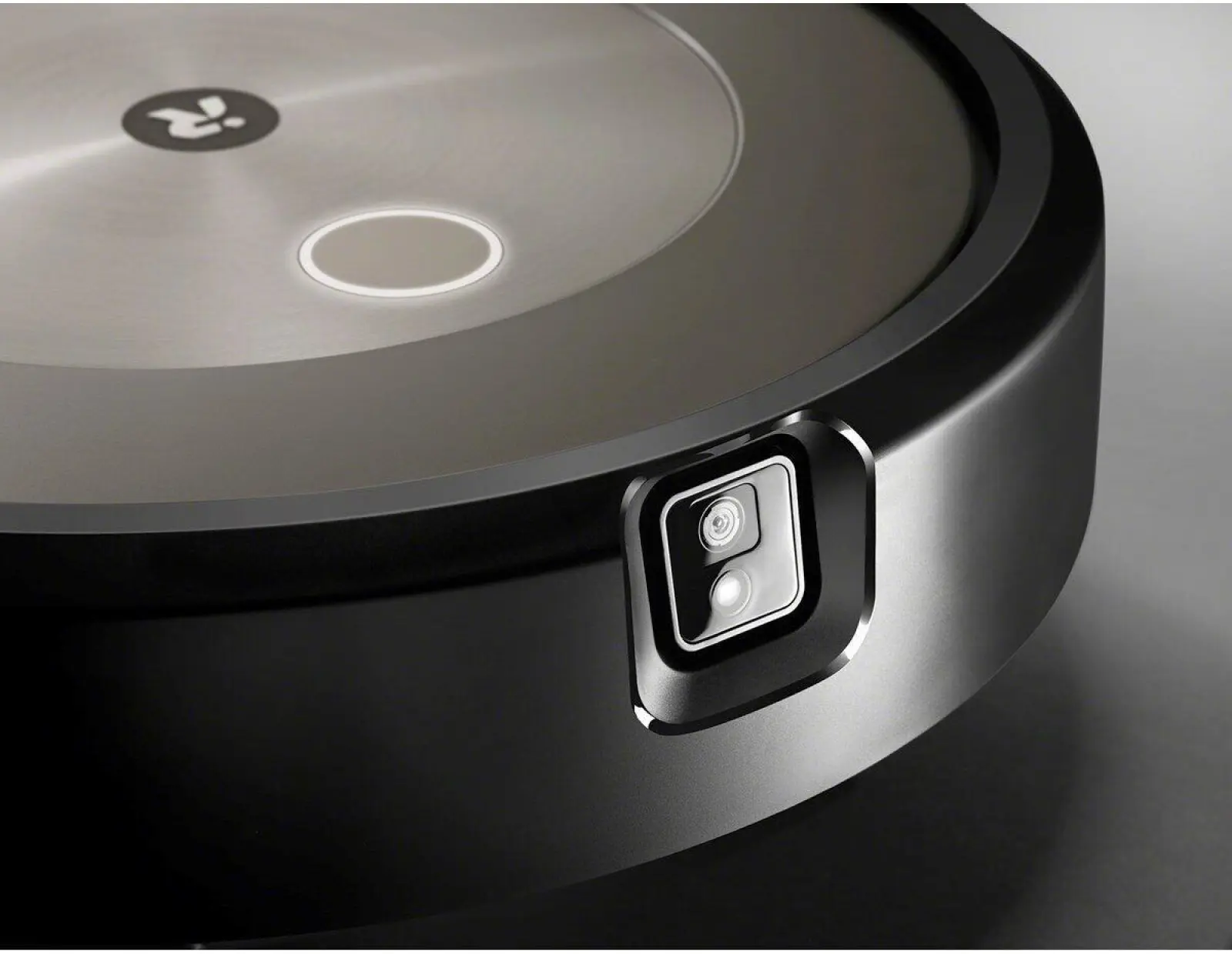 Робот-пылесос iRobot Roomba J9+, станция самоочистки, черный