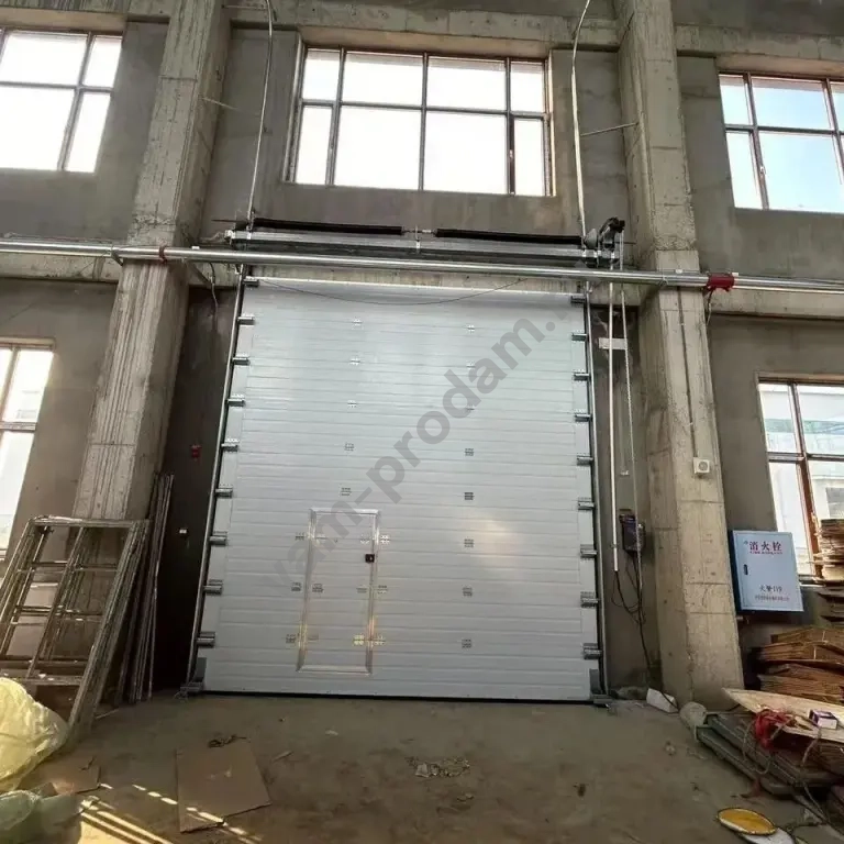 Гаражные секционные ворота от фирмы Steelway!