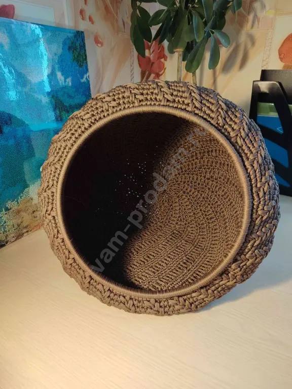 Лежанка для кошек и мелких собак.